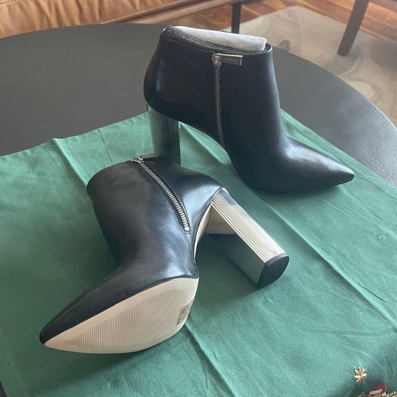 Never Worn Still in box Black Leather Booties size 10 - Picture 2 of 5